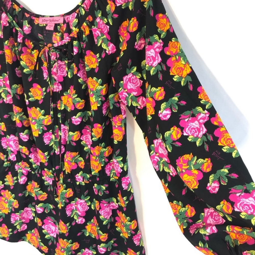 Betsey Johnson Rose Floral Top ptp 21" L 25"